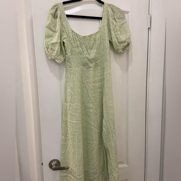Charlie Holiday Mia MIDI Dress- green floral - Picture 4 of 11